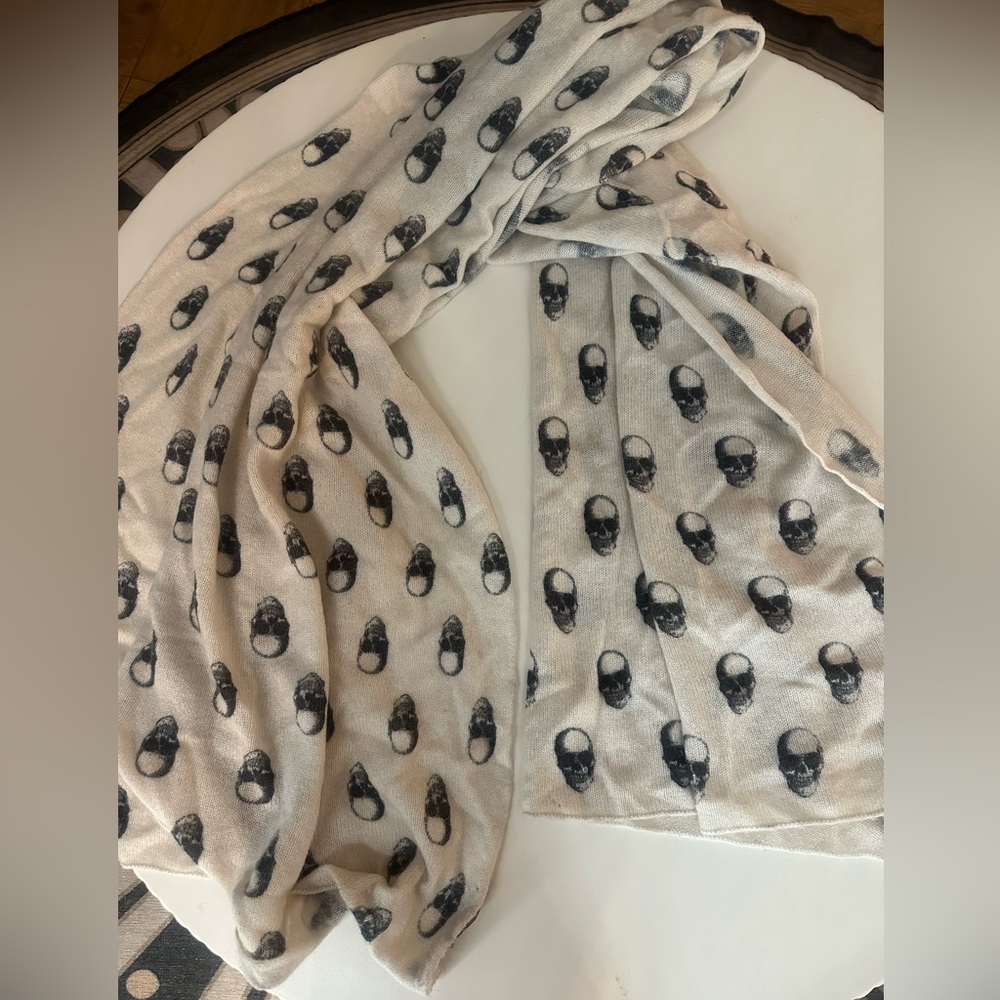 Skull Cashmere Ivory cashmere wrap